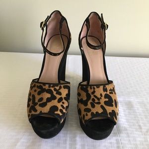 Vince Camuto Leopard Print High Wedges sz 10 EUC!